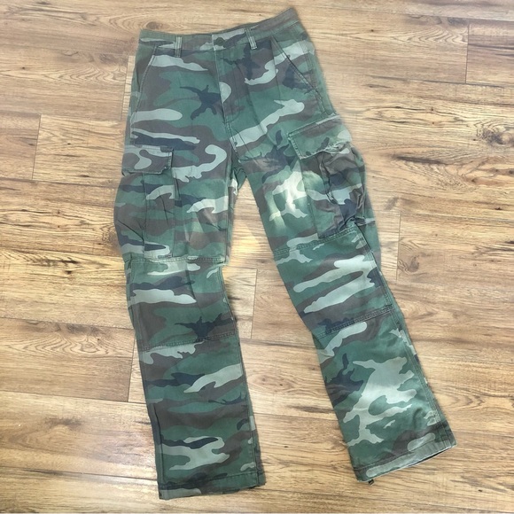 TNA Camo Cargo - Picture 1 of 6
